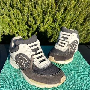CHANEL serial#G26582 Cruise CC Canvas & Suede Trainer Sneakers Grey-size 37-used